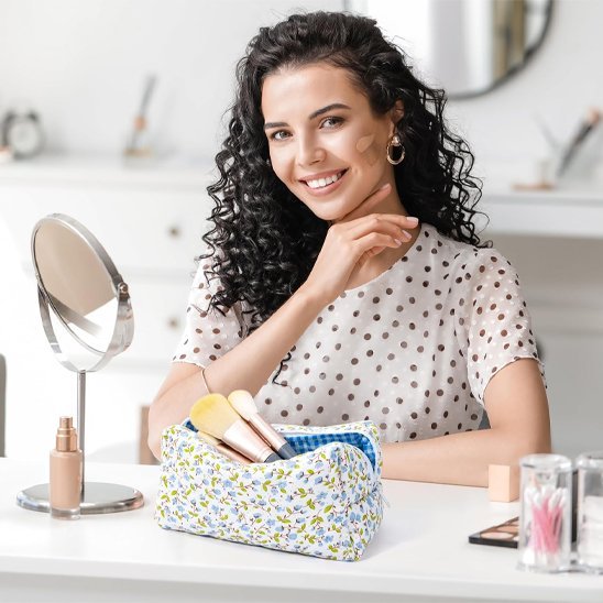trousse maquillage fleurie elegante bleue